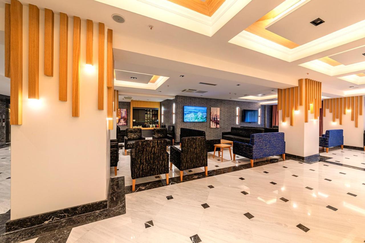Demiray Hotel Old City Isztambul Kültér fotó The lounge at the airport
