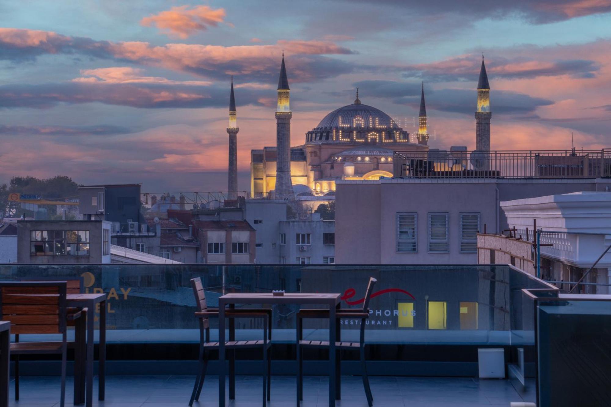 Demiray Hotel Old City Isztambul Kültér fotó The view of the Hagia Sophia from the hotel
