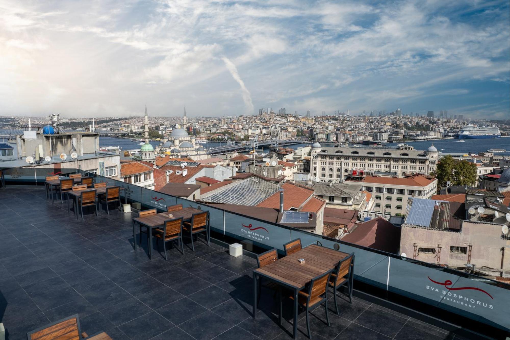 Demiray Hotel Old City Isztambul Kültér fotó View from the rooftop